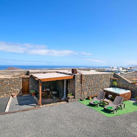 Apartamento Los 4 Nobles Tinajo Luaran gambar