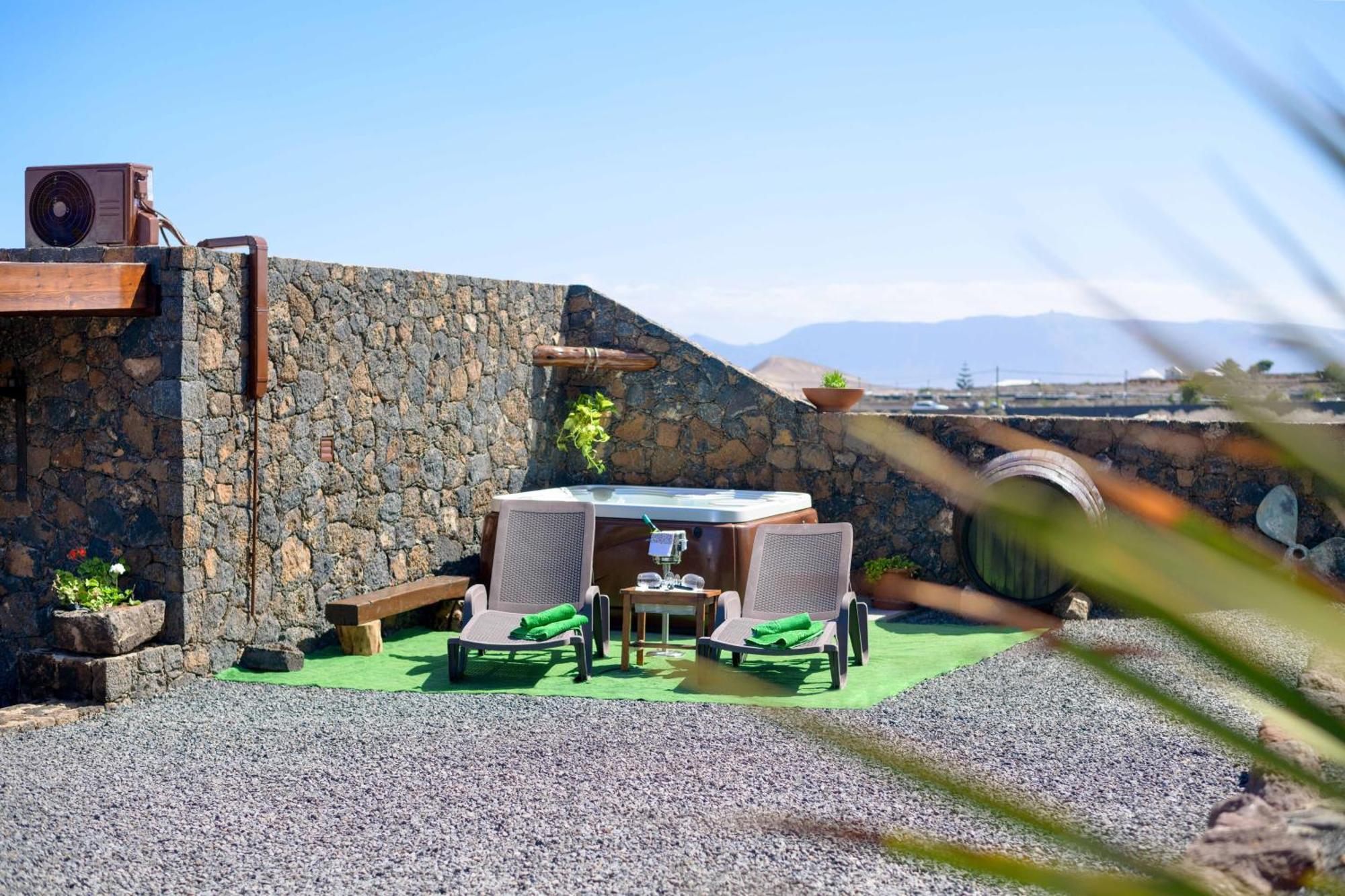 Apartamento Los 4 Nobles Tinajo Luaran gambar