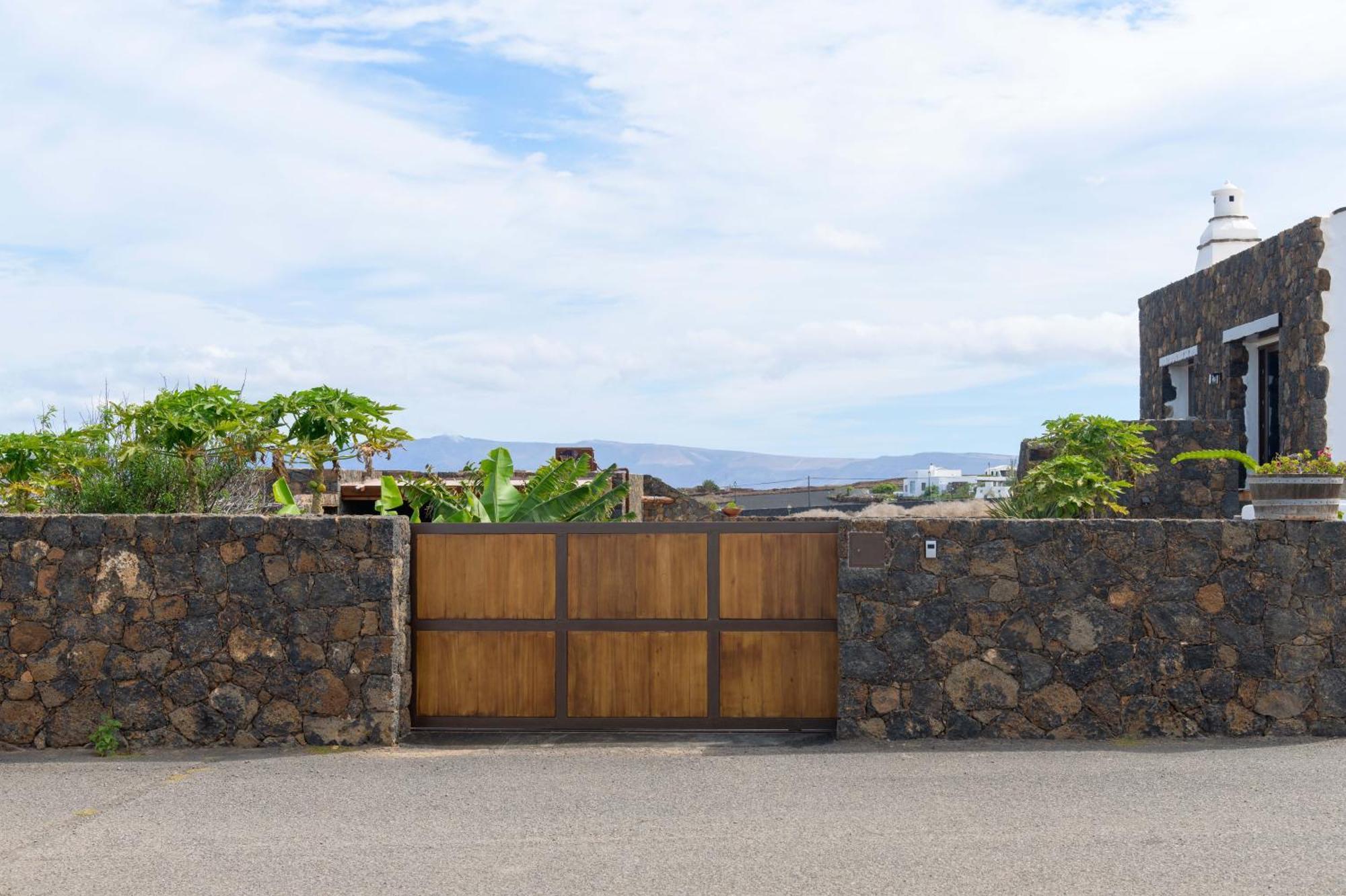 Apartamento Los 4 Nobles Tinajo Luaran gambar