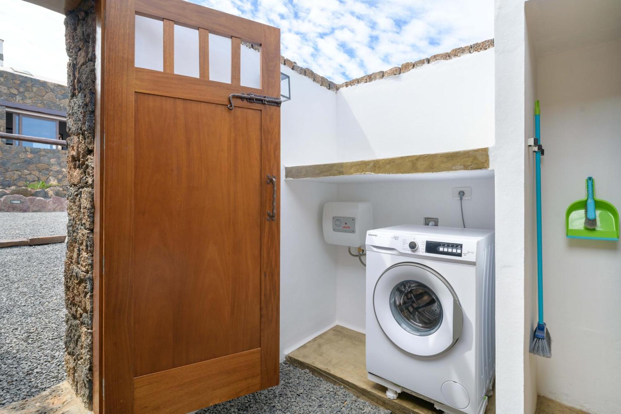 Apartamento Los 4 Nobles Tinajo Luaran gambar