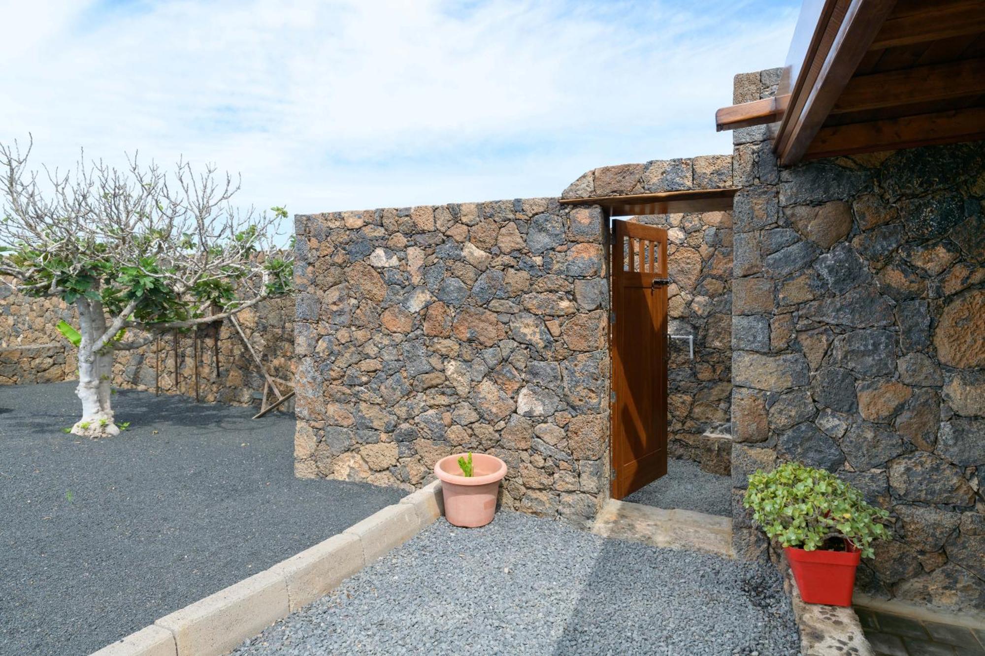 Apartamento Los 4 Nobles Tinajo Luaran gambar